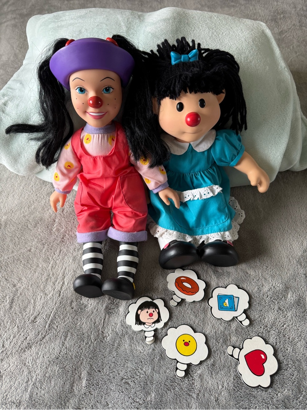 Big comfy couch Lounette and Molly vinyl head plush dolls